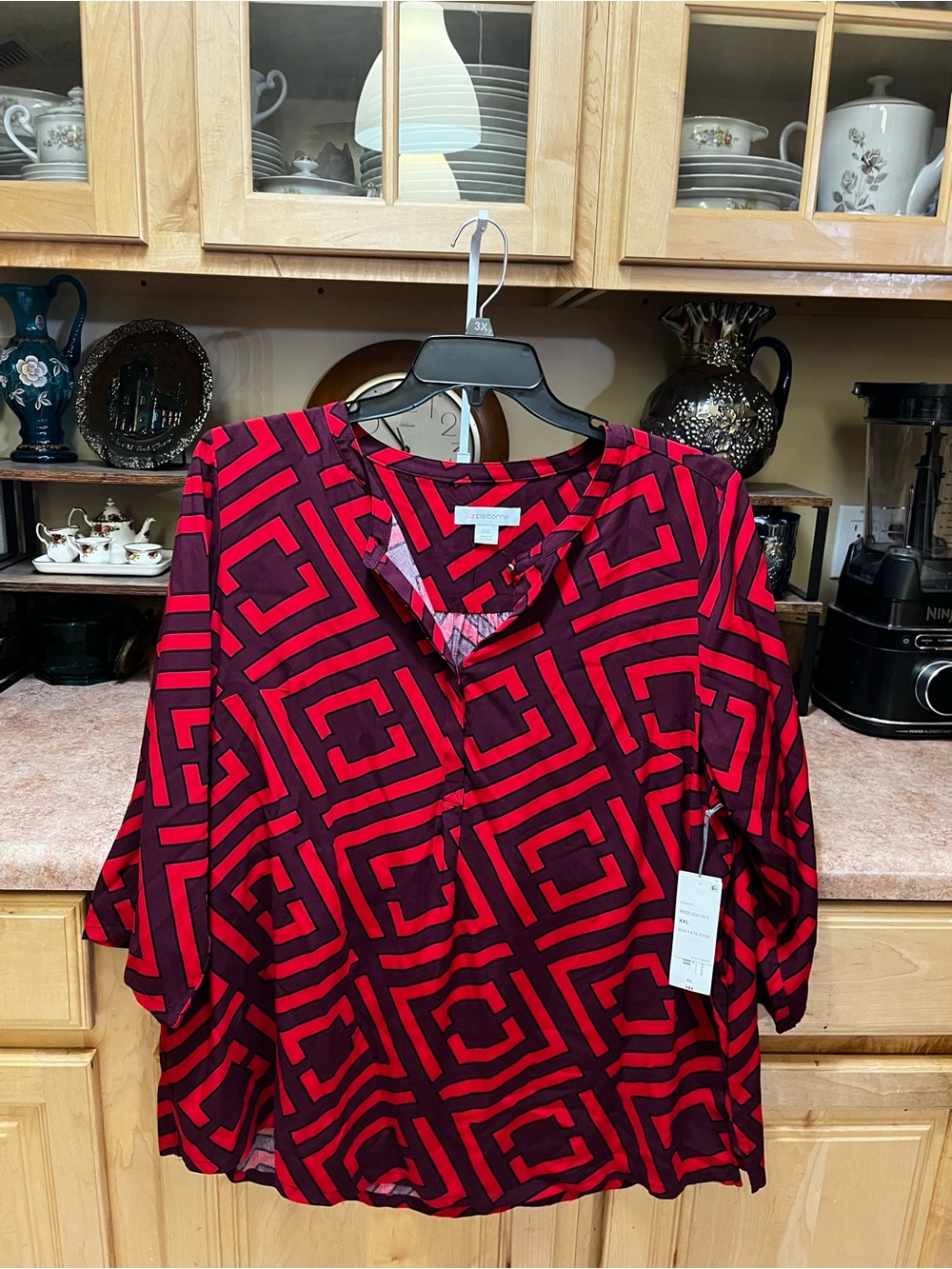 Liz Claiborne Red and Black Geometric V-Neck Blouse